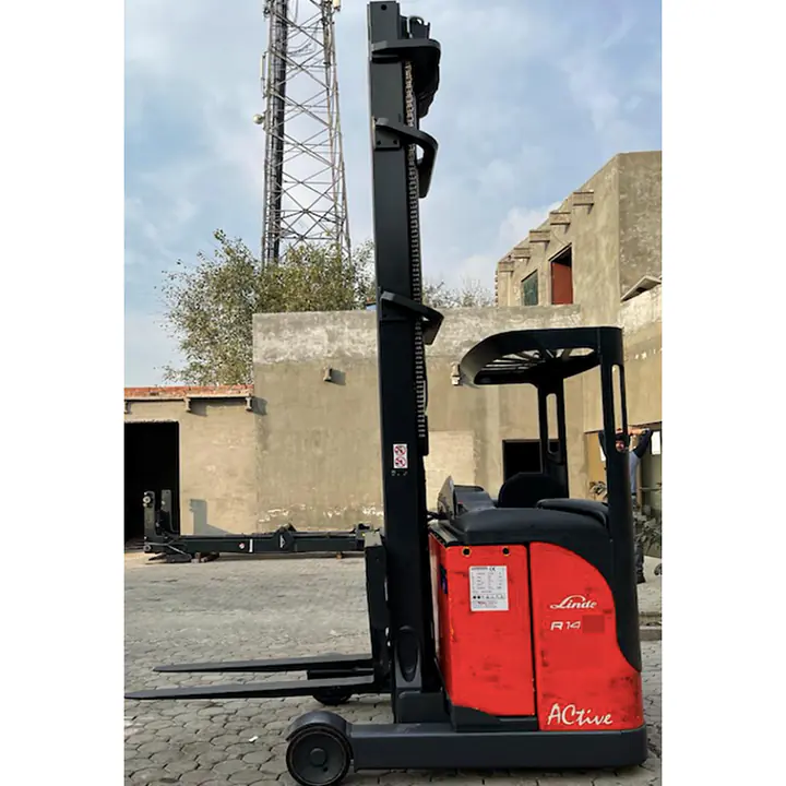 LINDE Reach Truck 1.4 ton - Master