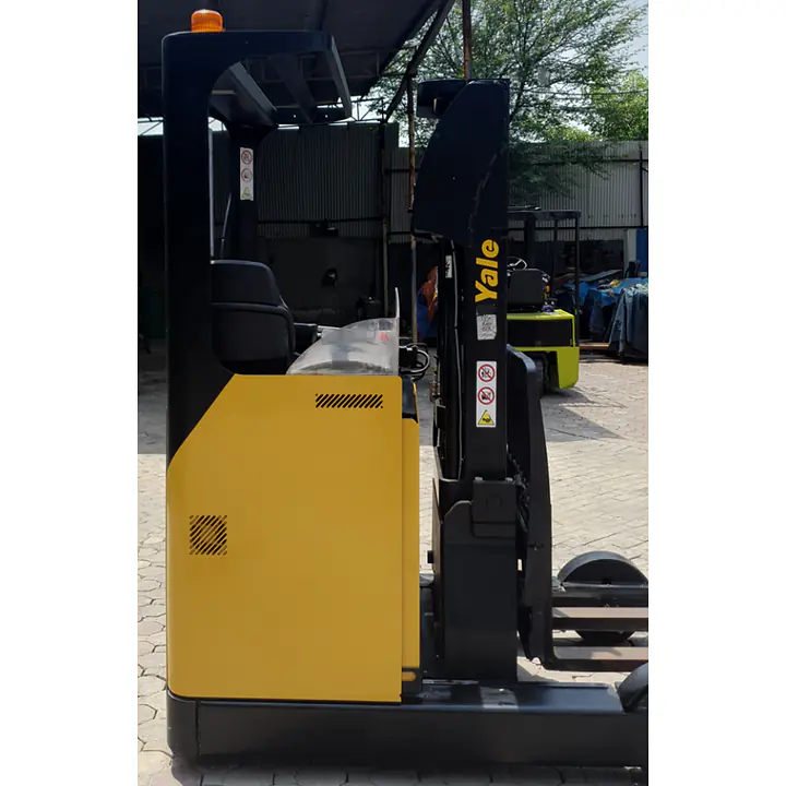 YALE Reach Truck 1.6 ton - Master