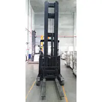 CROWN Reach Truck 2 ton - Master