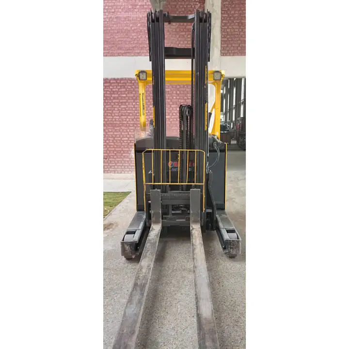 Hyster Reach Truck 1.4 ton - Master