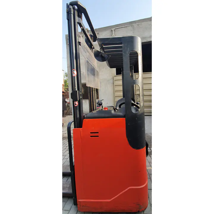 Linde Electric Stacker 1.5 ton - Master