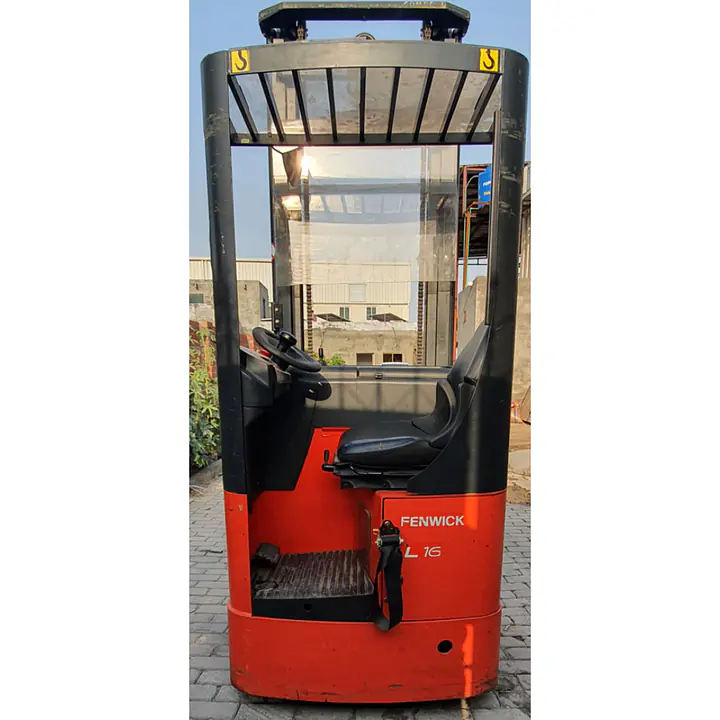 Linde Electric Stacker 1.5 ton - Master