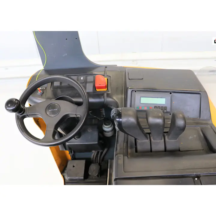 JUNGHEINRICH Reach Truck 1.6 ton - Master