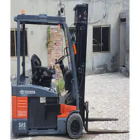 TOYOTA FORKLIFT 2 TON - Master