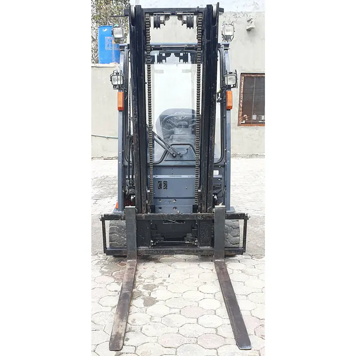TOYOTA Forklift 2 ton - Master