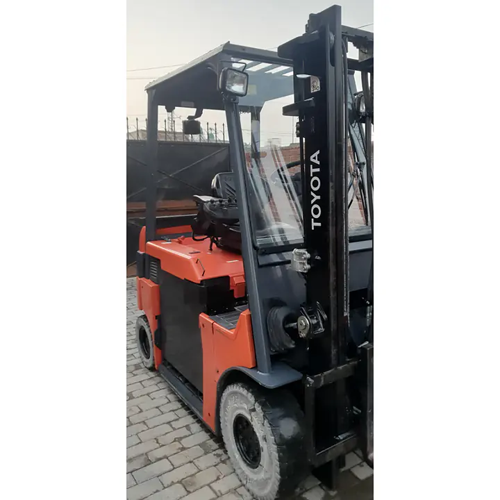 TOYOTA forklift 2.5 ton - Master