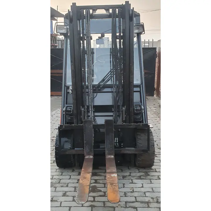TOYOTA forklift 2.5 ton - Master
