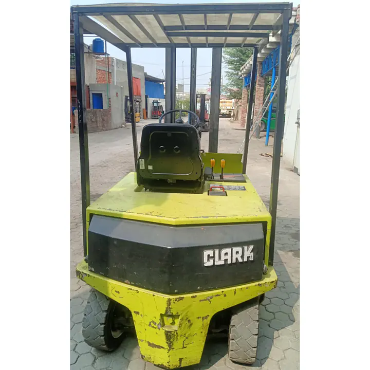 CLARK Forklift 2 ton - Master