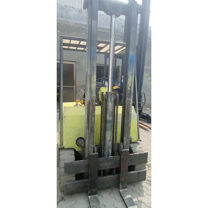 CLARK Forklift 2 ton - Master