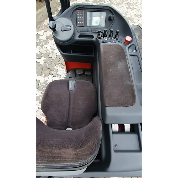 LINDE Reach Truck 2 ton - Master